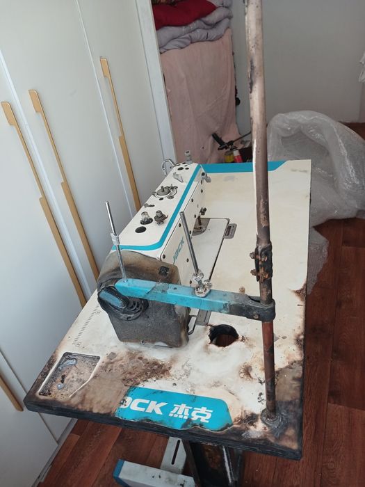 Швейная машинка jack