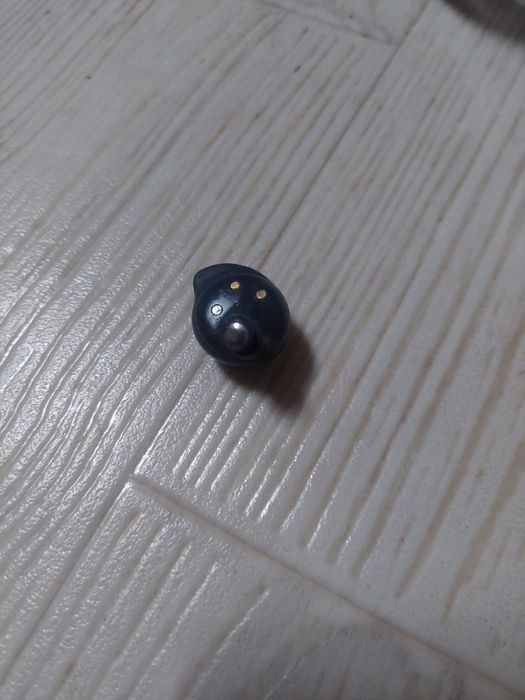 Утерян наушник просьба вернуть