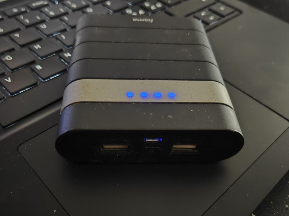 Baterie externa Hama 10600mah, output 5v 2100mah