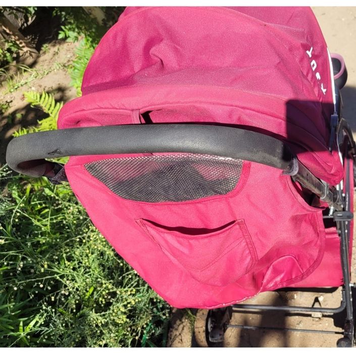 Прогулочная коляска