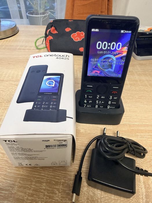 Telefon mobil cu butoane TCL 4042S - Nou