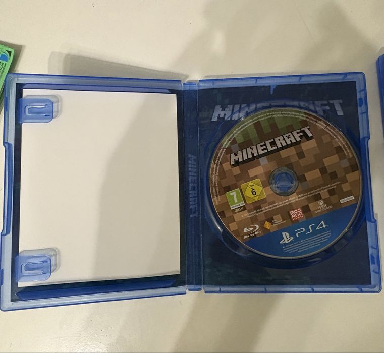 Продавам две игри