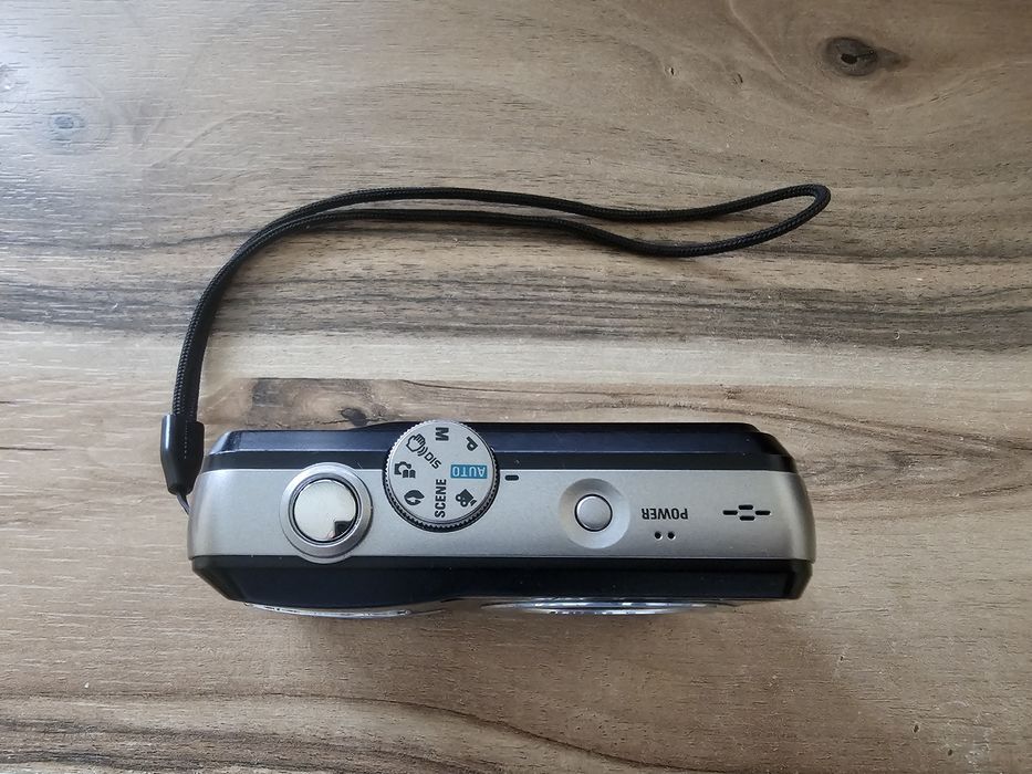 Samsung S860 – Компактна 8.1 MP камера + Подарък SD карта