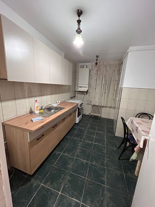 Apartament cu 3 camere de închiriat  – aproape de FSEGA și Iulius Mall