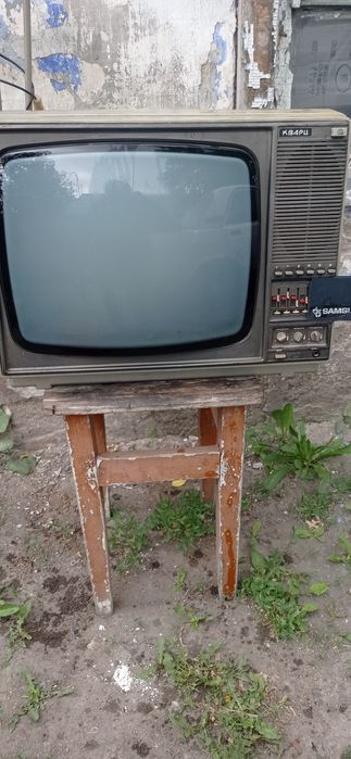 Телевизор саветский,,кварц ,, чёрно -белый