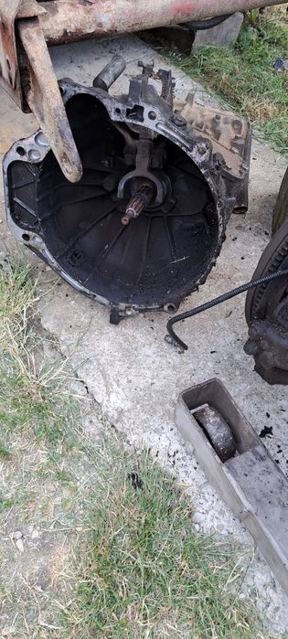Vând injectoare electromotor turbo iveco daily 2.8