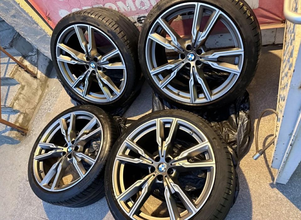 Гуми с джанти BMW G05 X5 M50 22.цола