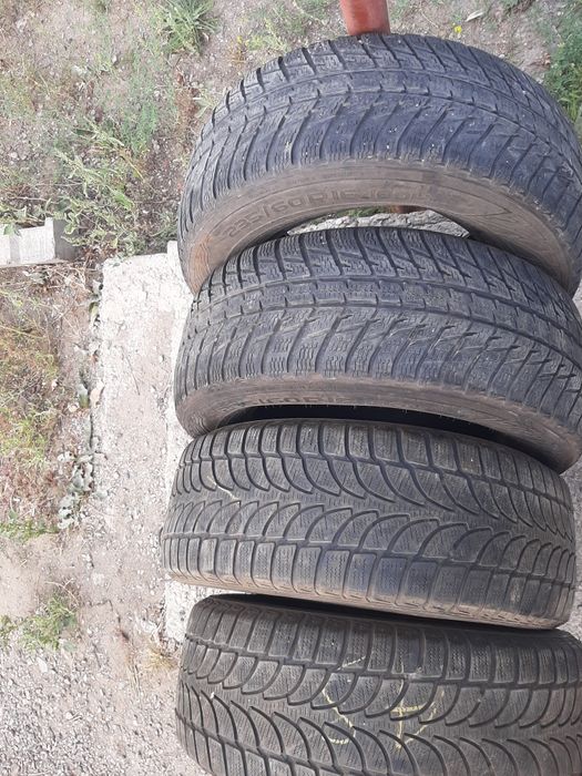 Продам шины 235/60/16 нокиа бриджистон