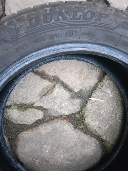 Vând 4 anvelope Dunlop aproape noi!