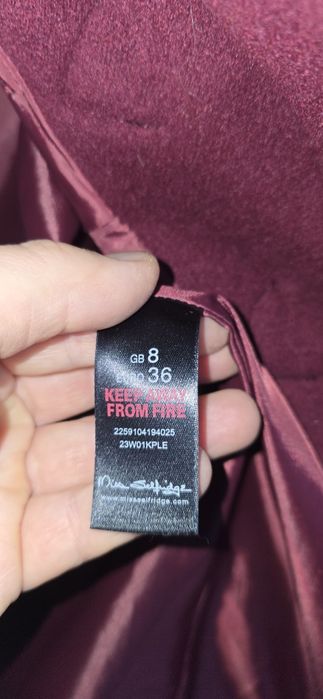 Palton dama cu guler de blanita mărimea 366 .Produsul este nou .