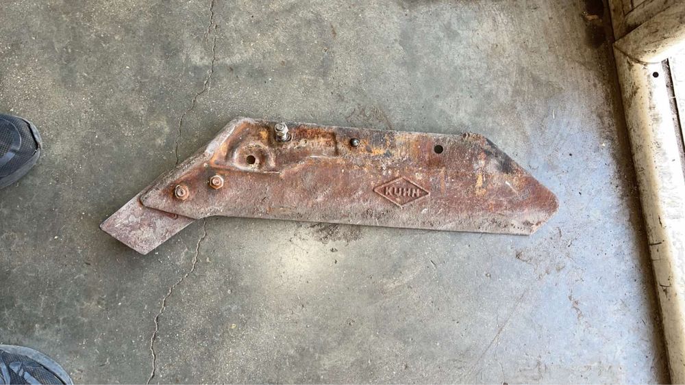 Лемежи за плуг Kuhn