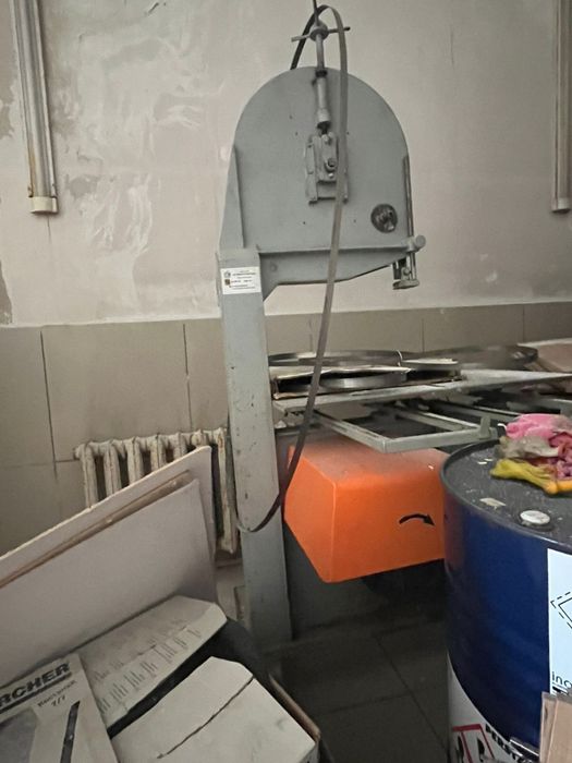 Пила ленточная.