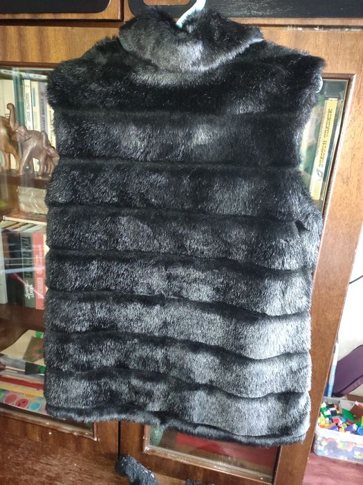 Продам меховой жилет