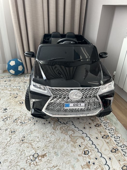 Машина с пультом