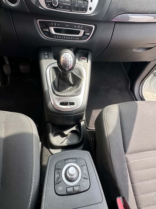 Vand Renault Scenic  motor diesel 1,5 fara adblue,pompa bosch