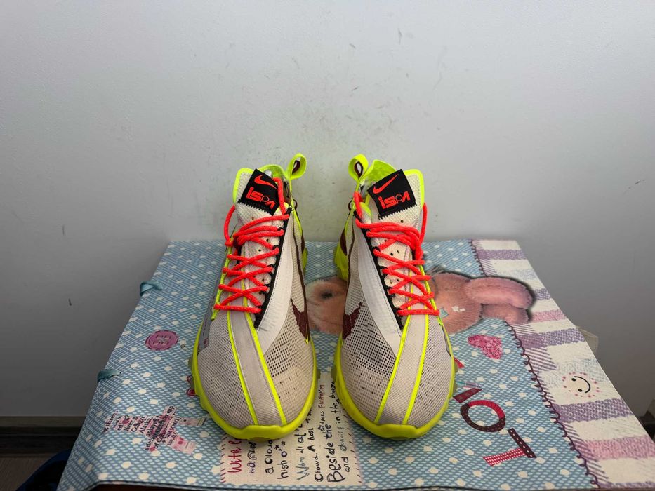 Nike React WR ISPA 'Platinum Volt''оригинални маратонки 40.5 номер