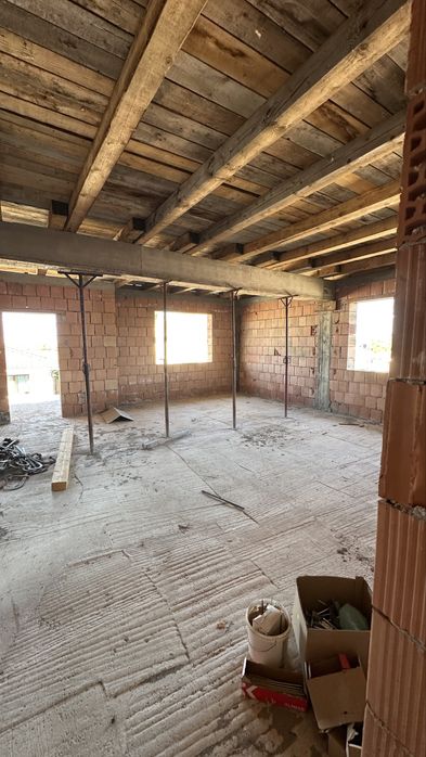 Casă la roșu, în construcție | Vetis-Satu Mare