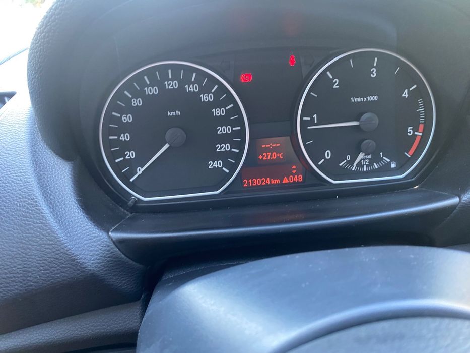 Vand bmw seria 1/navi/trapa /senzori parcare/comenzi volan