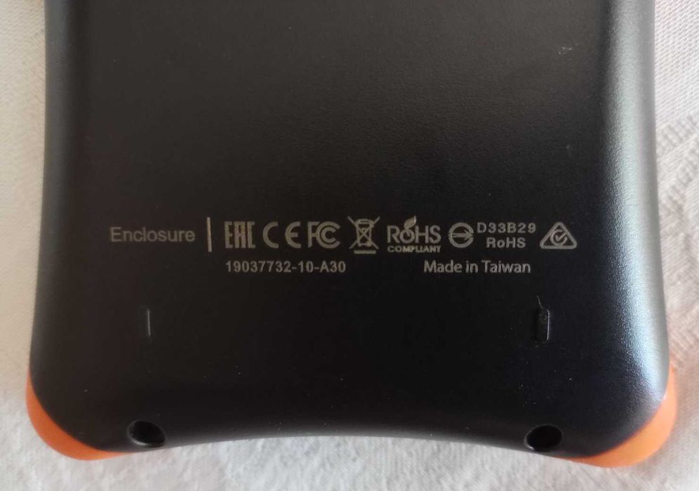 Хард дискове с прекрасно качество и кутия за SSD дискове - 45 лв.