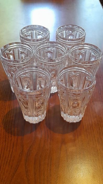 Стаканы  и  рюмки.