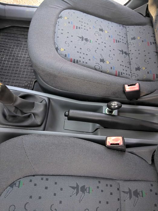 Шкода Фабия комби 1.4 бензин 2001