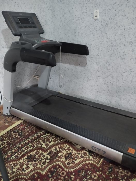 Yugurish yòlagi(GT7) va sport trinajori