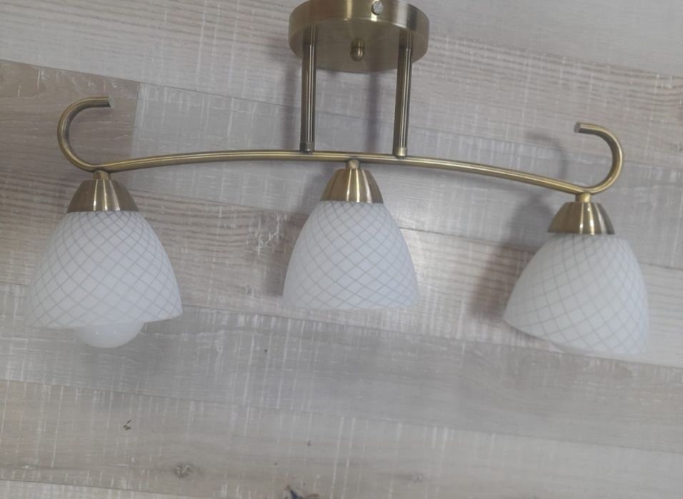 Люстры на 3 плафона