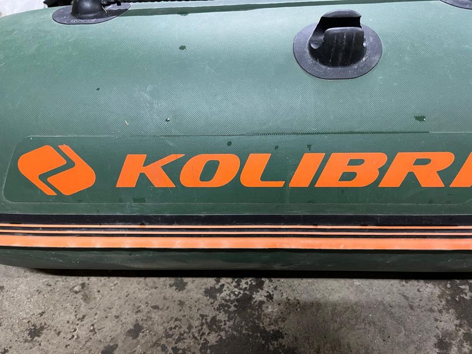 Продам лодку калибри 3,00м