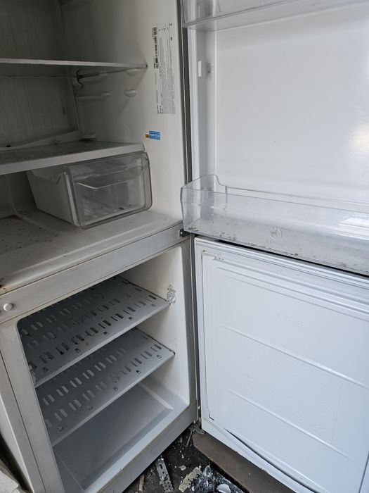 Холодильник Indesit