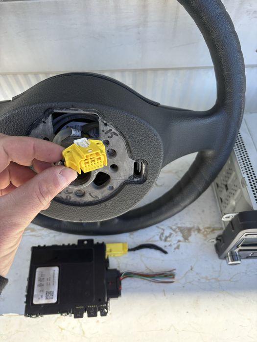 Волан с бег-продаден, радио и модул за мултиволан