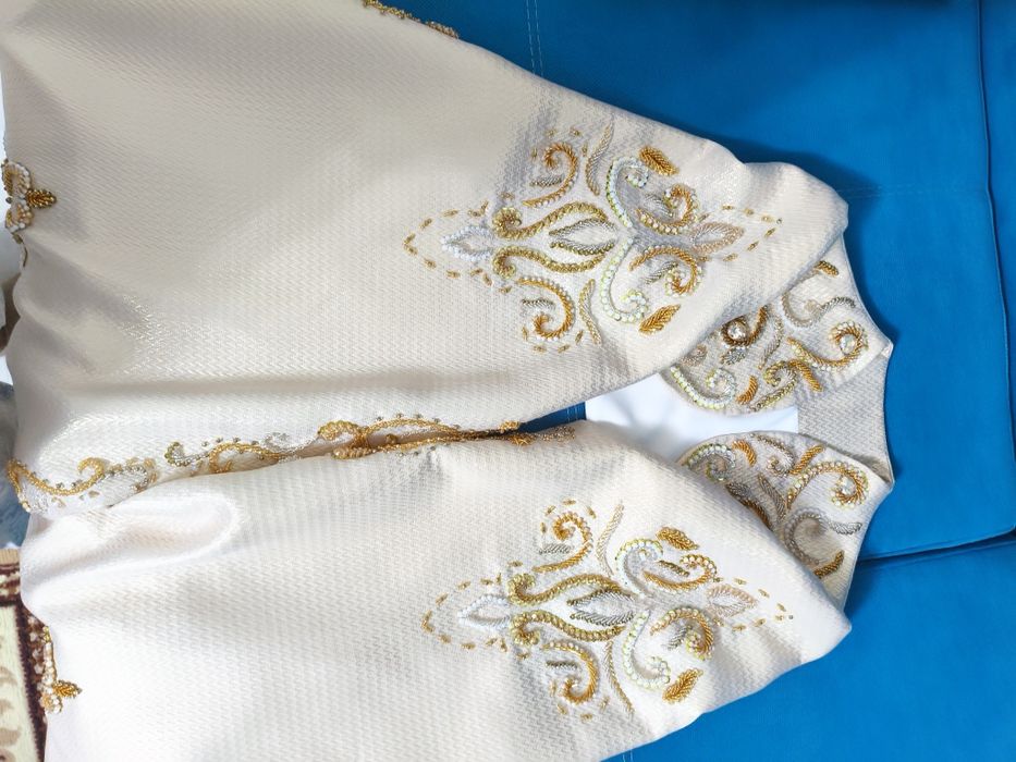 Вышевка  ручная работа