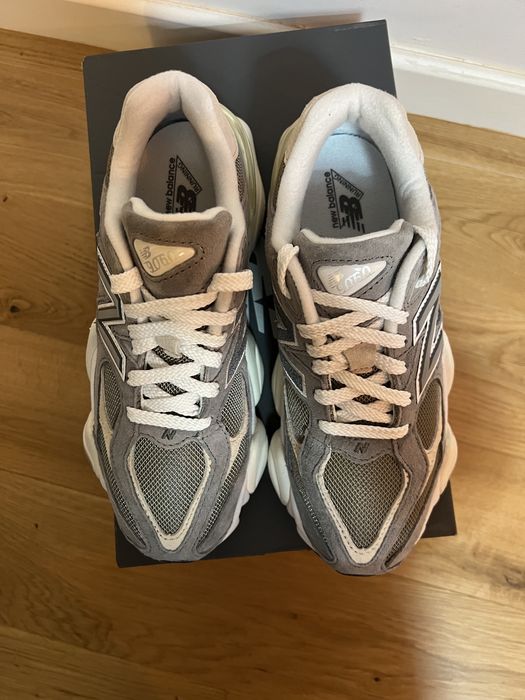 Adidasi New Balance model 9060 marimea  37,5