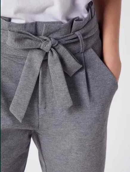 Слим фит панталон - Vero moda. Размер - M, цвят светло сив или тъмно сив. Нови с етикет
