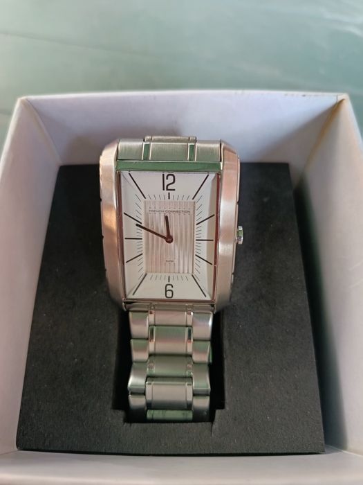 Продавам часовници работещи