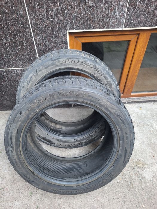 Продается шины 2 штук