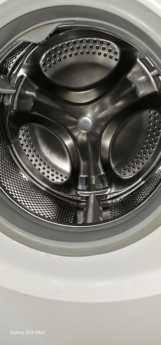 ARISTON AVD 109 8кг. инверторен мотор