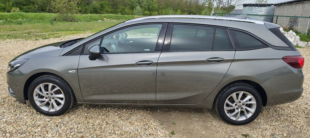 Opel Astra K impecabil