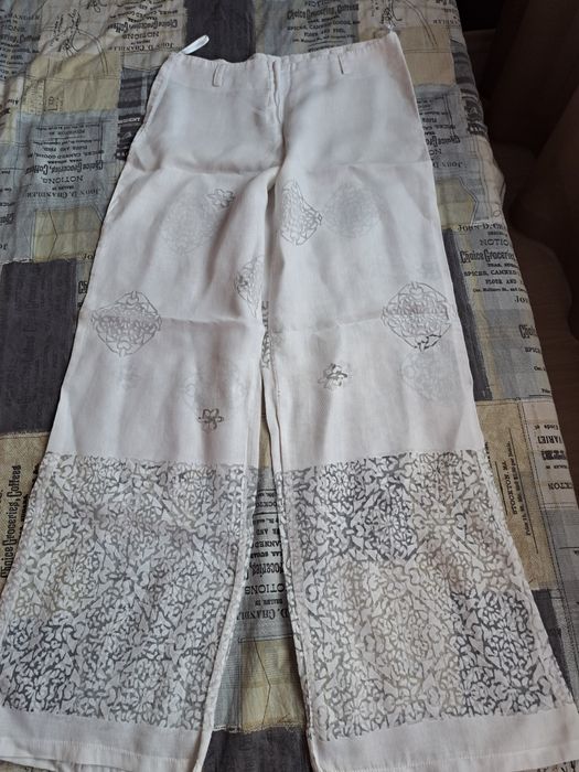 Бял дамски панталон