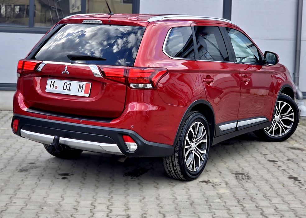 Mitsubishi Outlander 7 Locuri~Full Extra~Instyle~Cutie Automata~4x4 de la Buton~Euro6 Fara AdBlue~2.2DI-D Distributie pe Lant~Motor original Japonez~