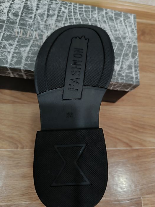 Новая Обувь на девочку подростка