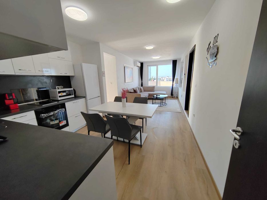 Дава се под наем Четиристаен апартамент в Бургас, Лазур - 144 кв.м за 1097.01 € - Снимка #6