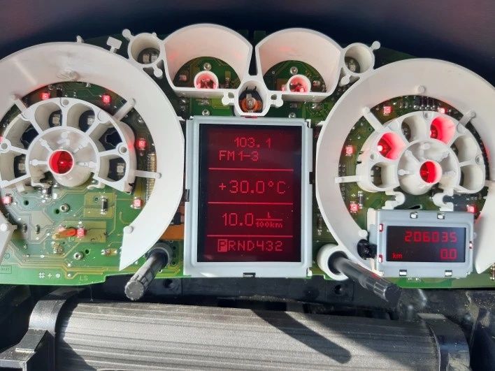 Щиток приборов Audi