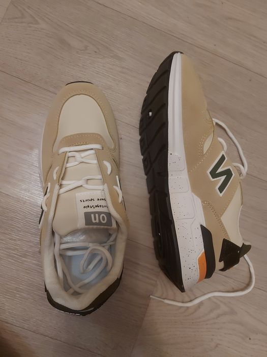 Продам новые кроссовки