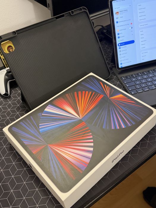 Apple iPad Pro 12.9” M1 (2021, Gen 5) – 128GB, 120Hz ProMotion, Liquid Retina XDR, Apple Pencil + Tastatură