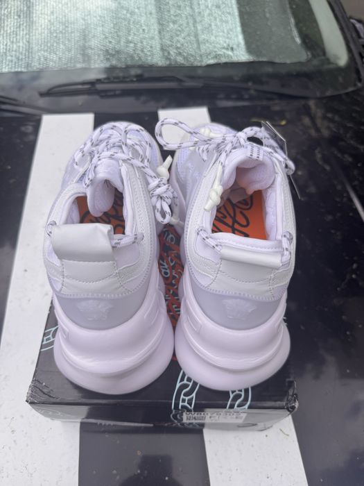 Versace chain reaction