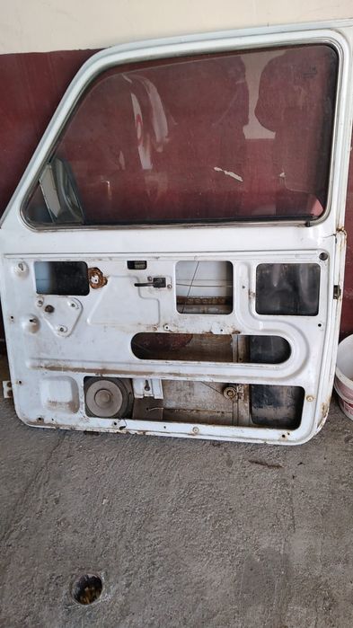 Продам дверь на ниву