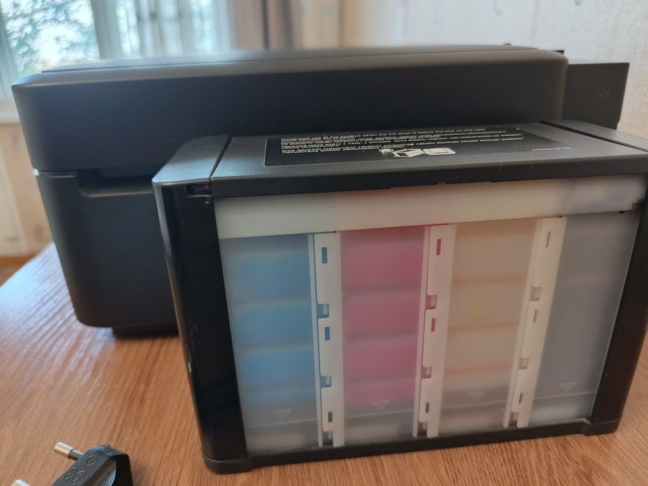 Epson L 222( цветной принтер, сканер)