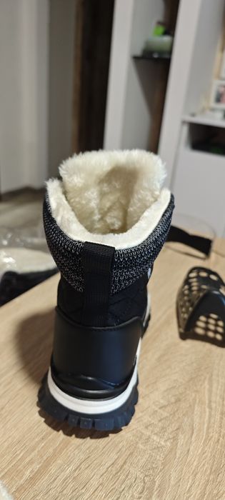 Топли нови ботушки 41 номер