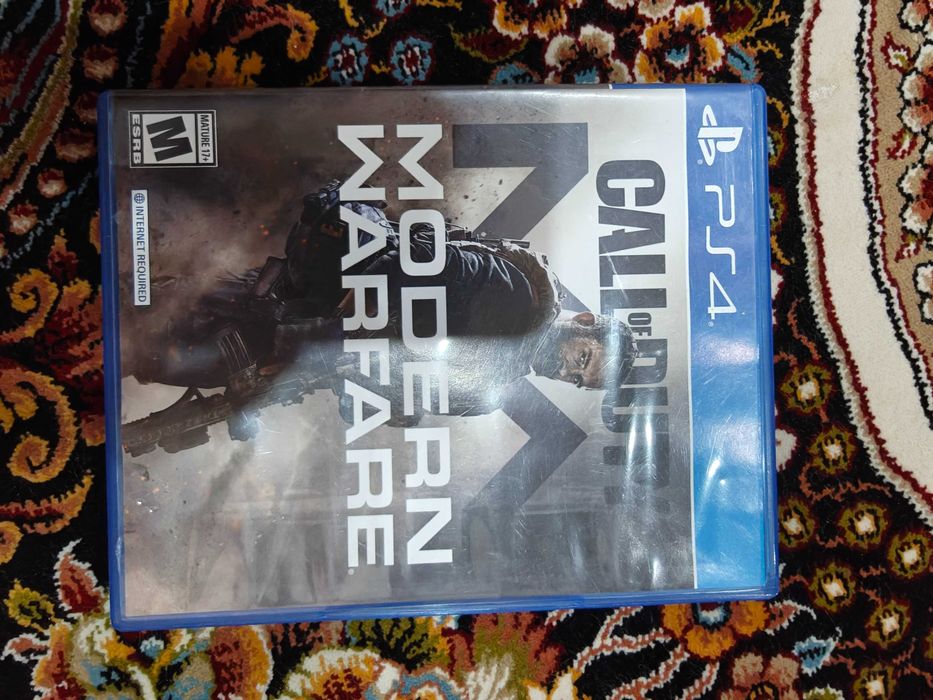 Sony PlayStation 4 500 ГБ, PS4, DualShock 4- 1шт, 5 игр