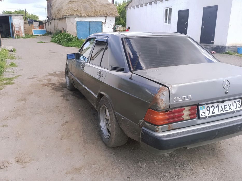 ..Мерседес 190 двигатель 102